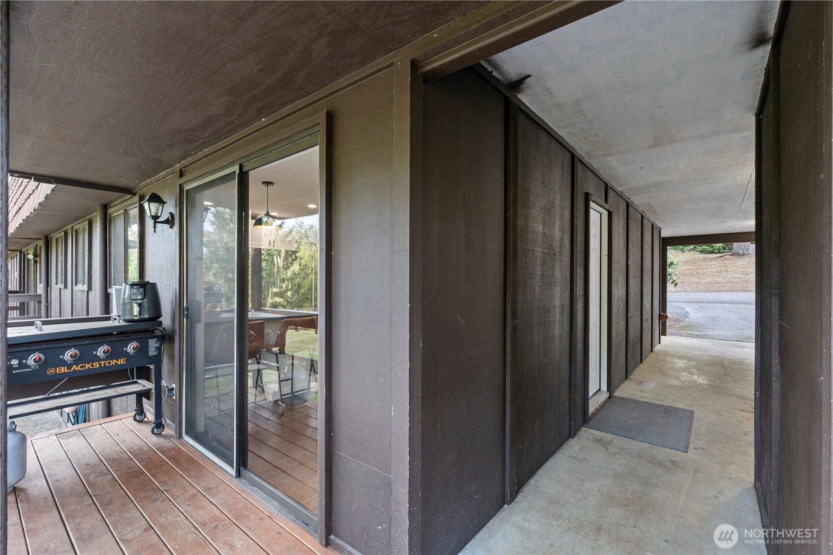 168 Chilvers Road E & F Property Photo 2
