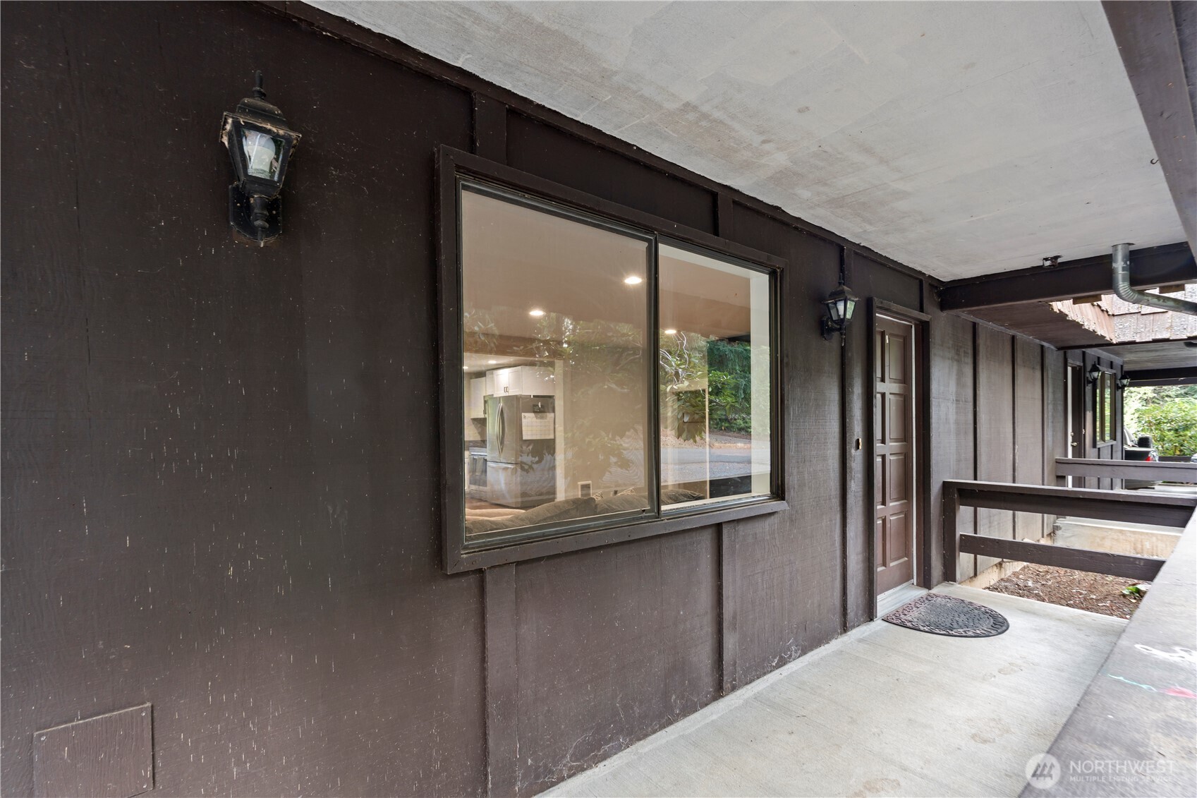 168 Chilvers Road E & F Property Photo 3