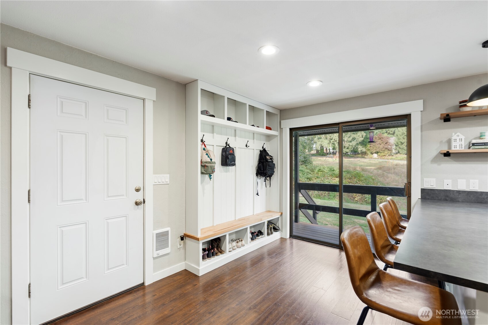 168 Chilvers Road E & F Property Photo 8