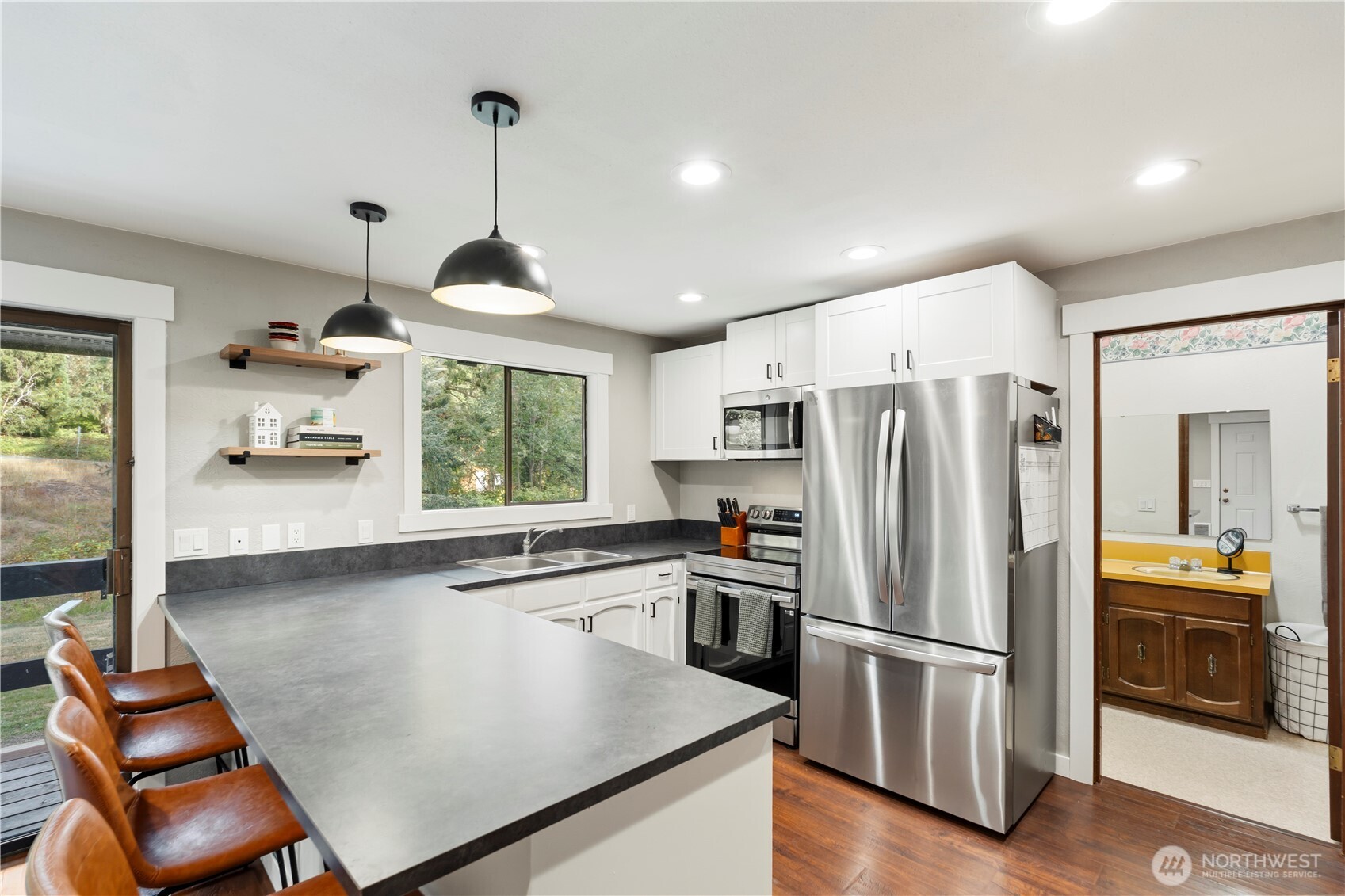 168 Chilvers Road E & F Property Photo 13