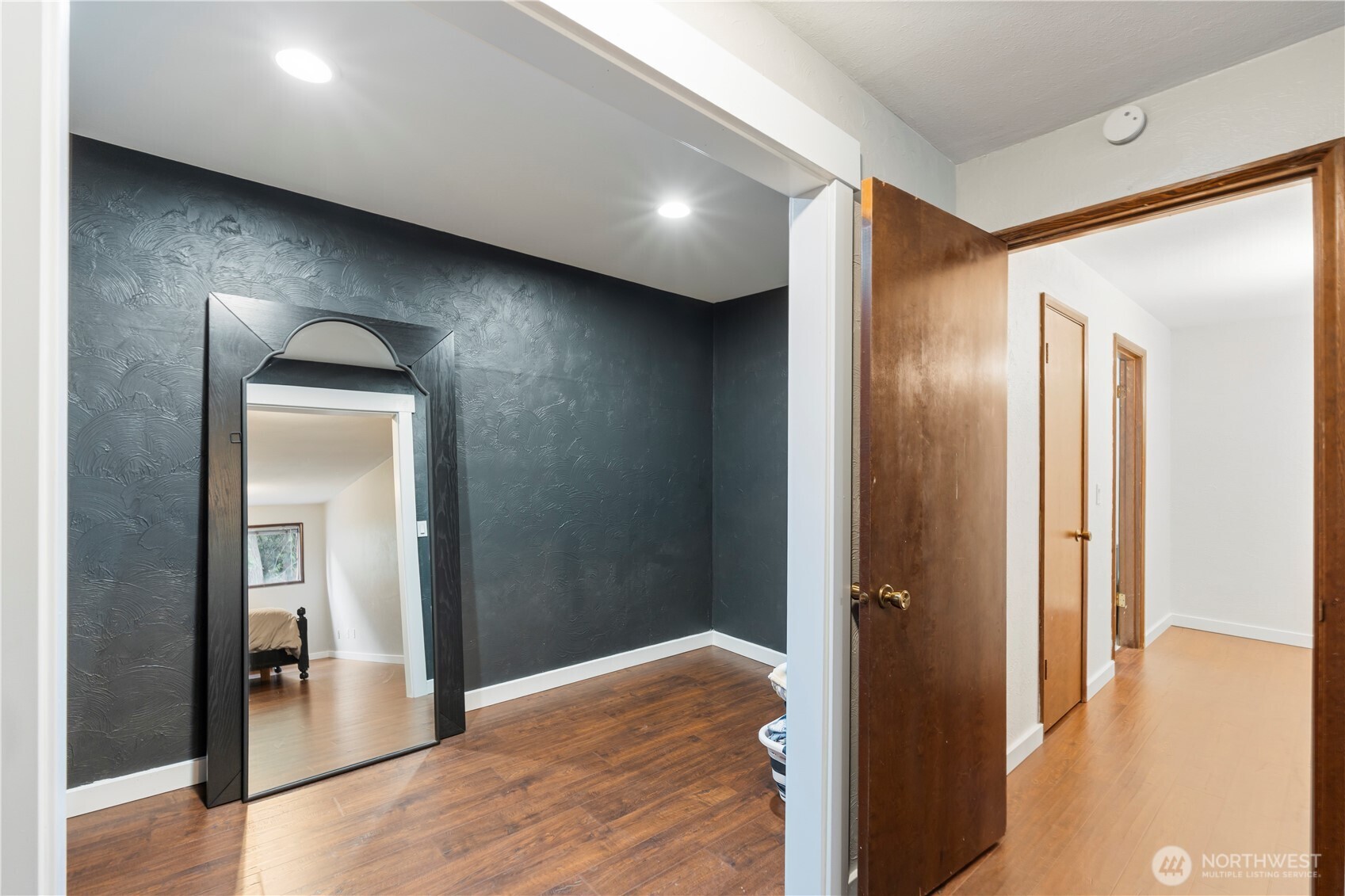 168 Chilvers Road E & F Property Photo 19