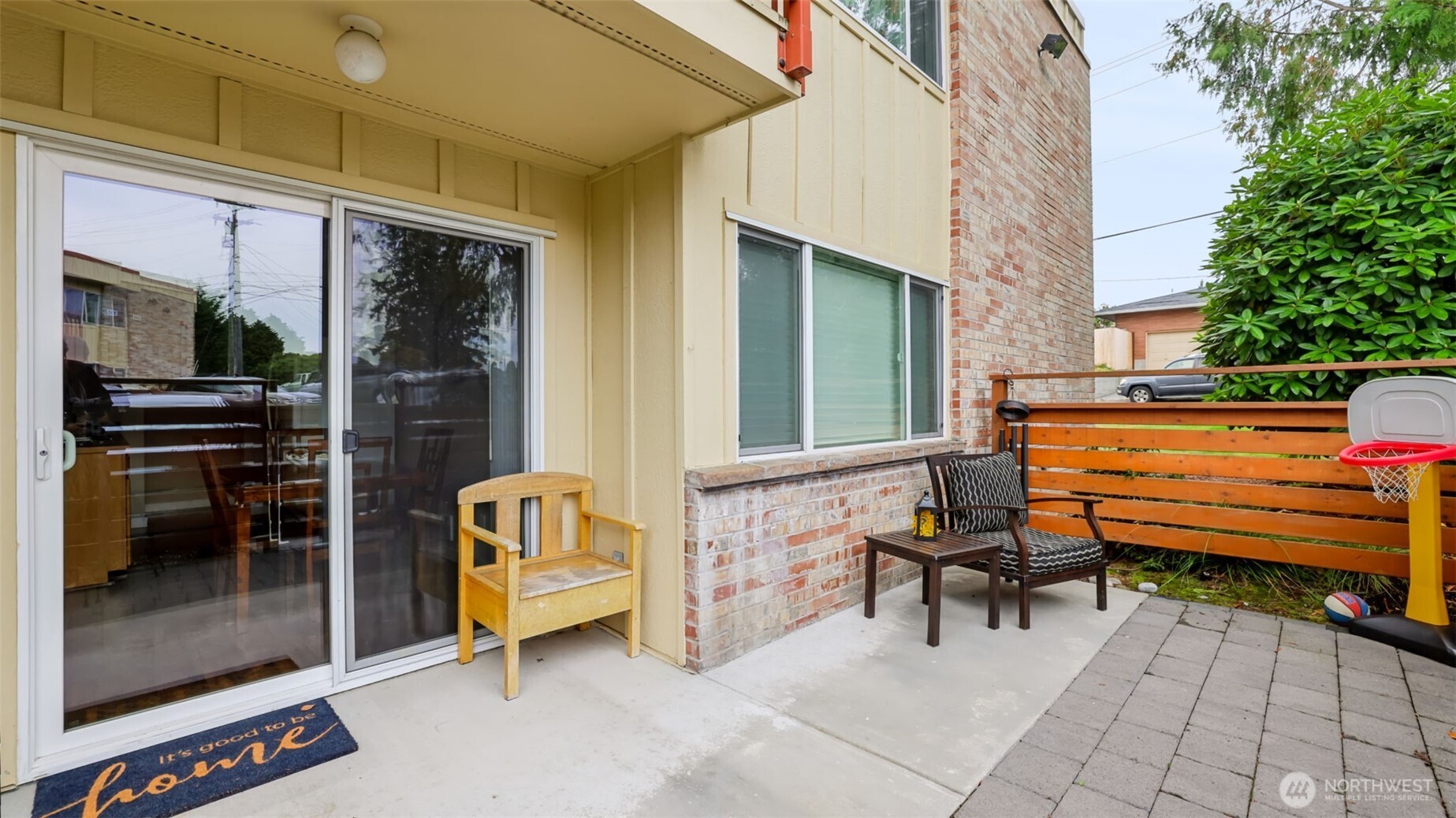 425 45th Street 208 Property Photo 5