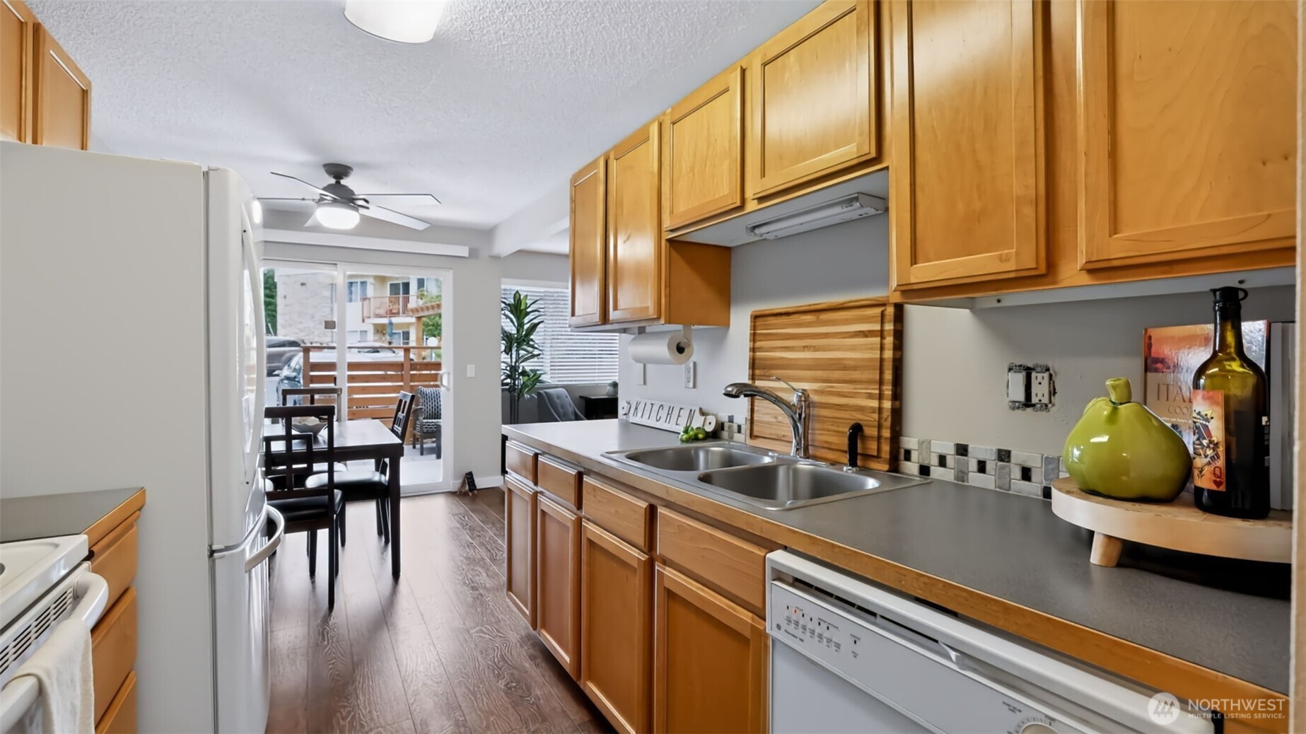425 45th Street 208 Property Photo 15