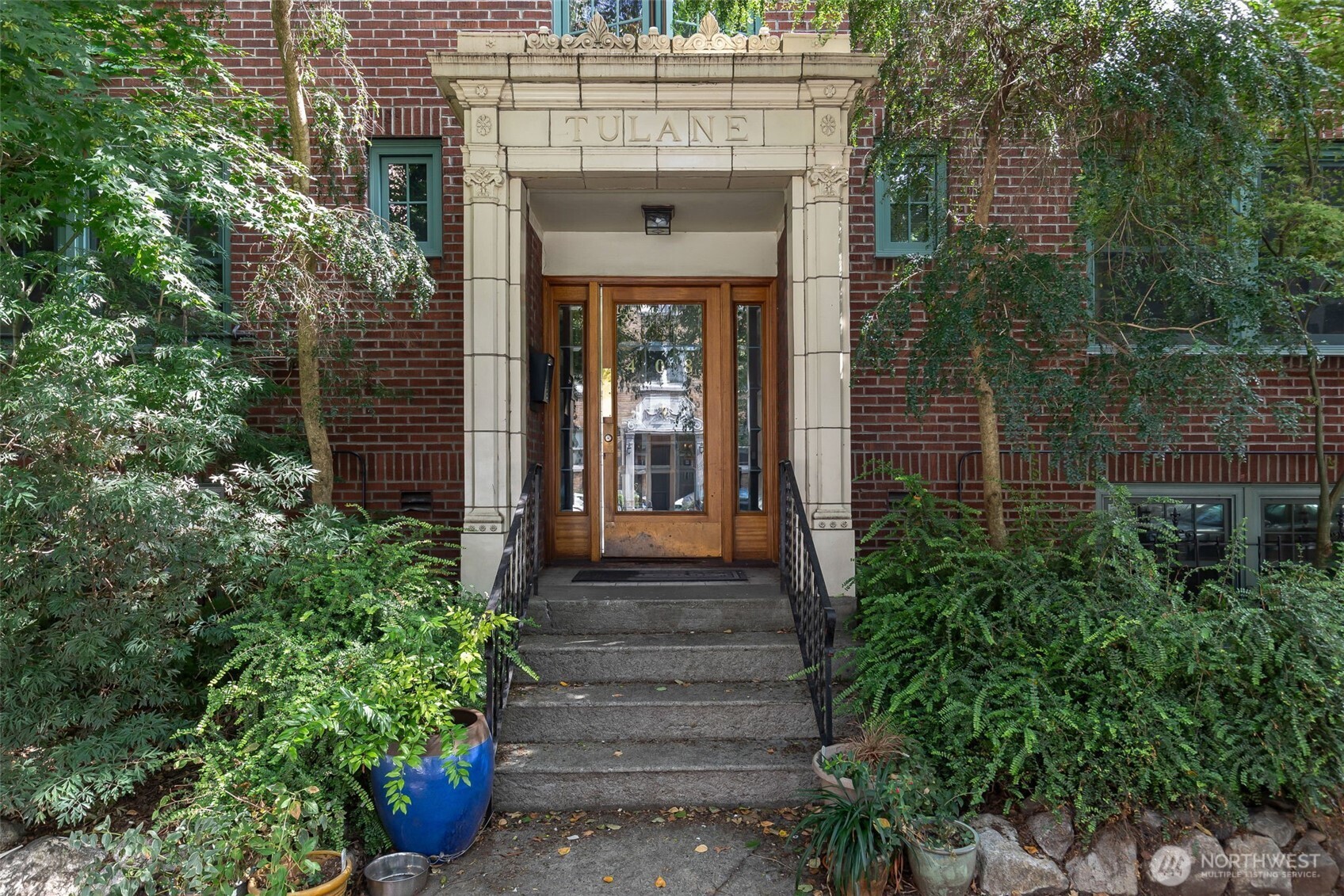 408 Bellevue Avenue 201 Property Photo 1