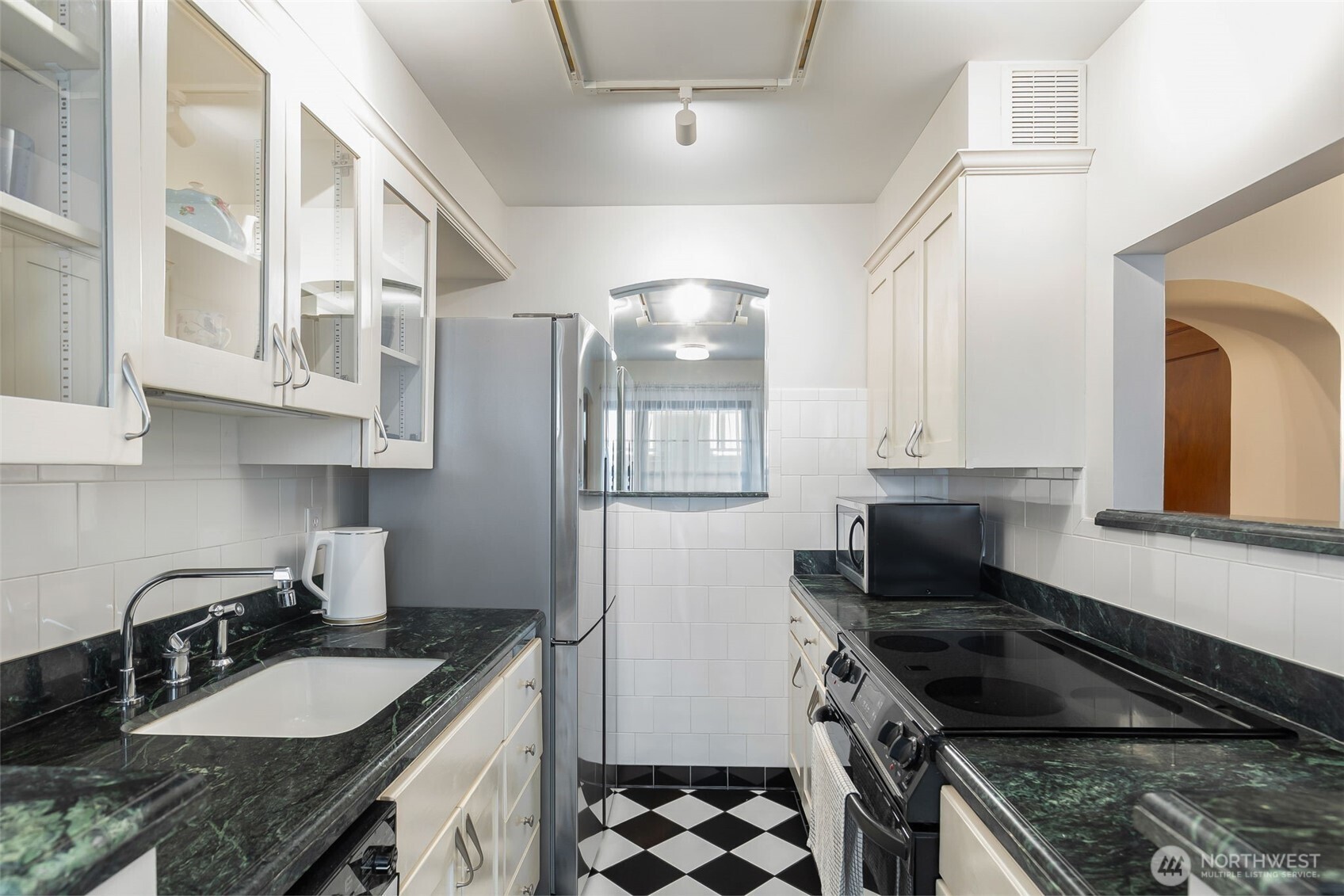 408 Bellevue Avenue 201 Property Photo 16