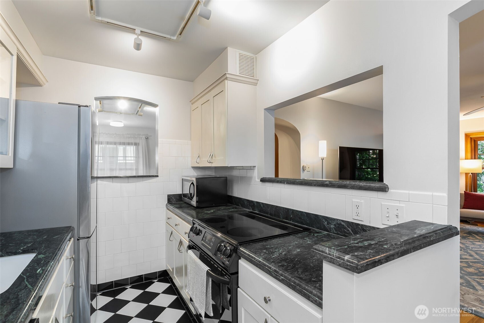 408 Bellevue Avenue 201 Property Photo 17