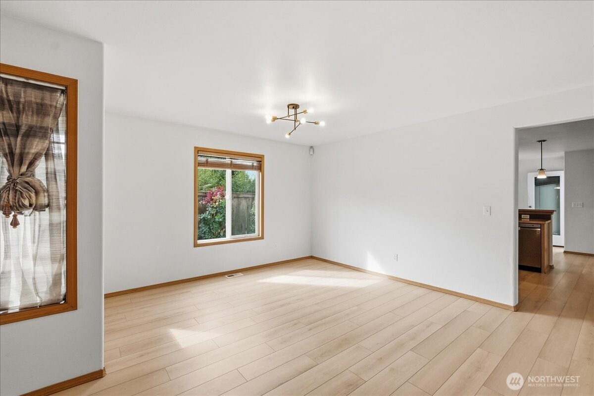 36009 9th Court Property Photo 7