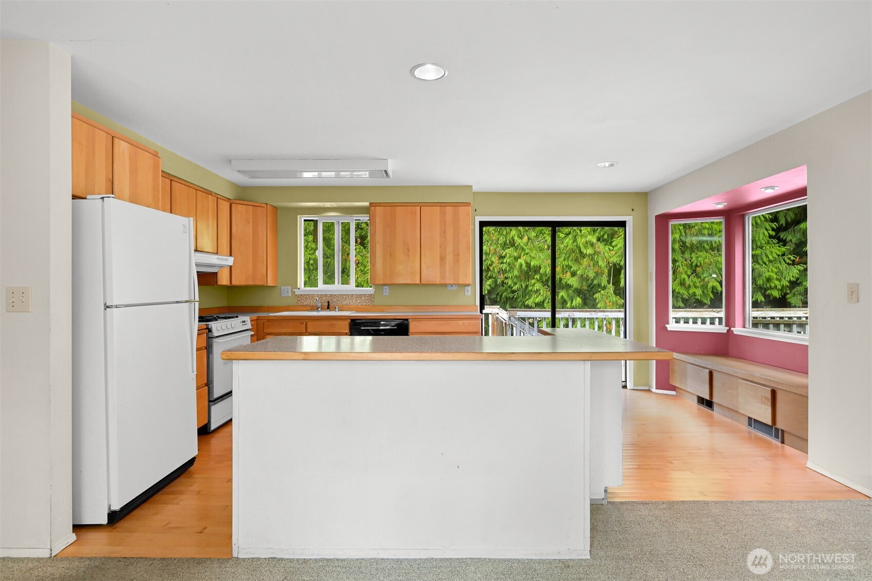 5948 Longdin Road Property Photo 11