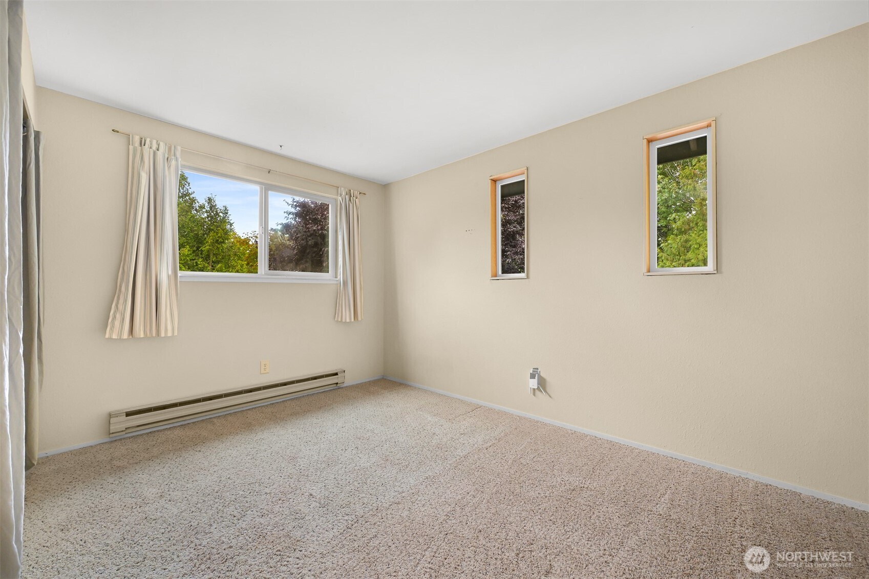 5948 Longdin Road Property Photo 14