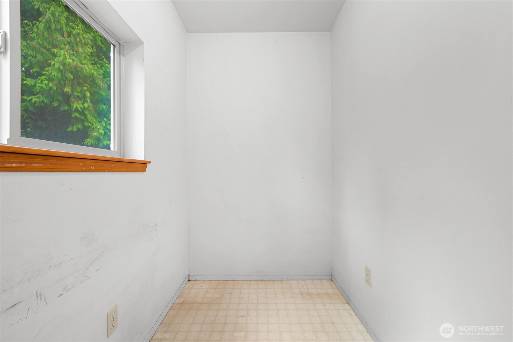 5948 Longdin Road Property Photo 20