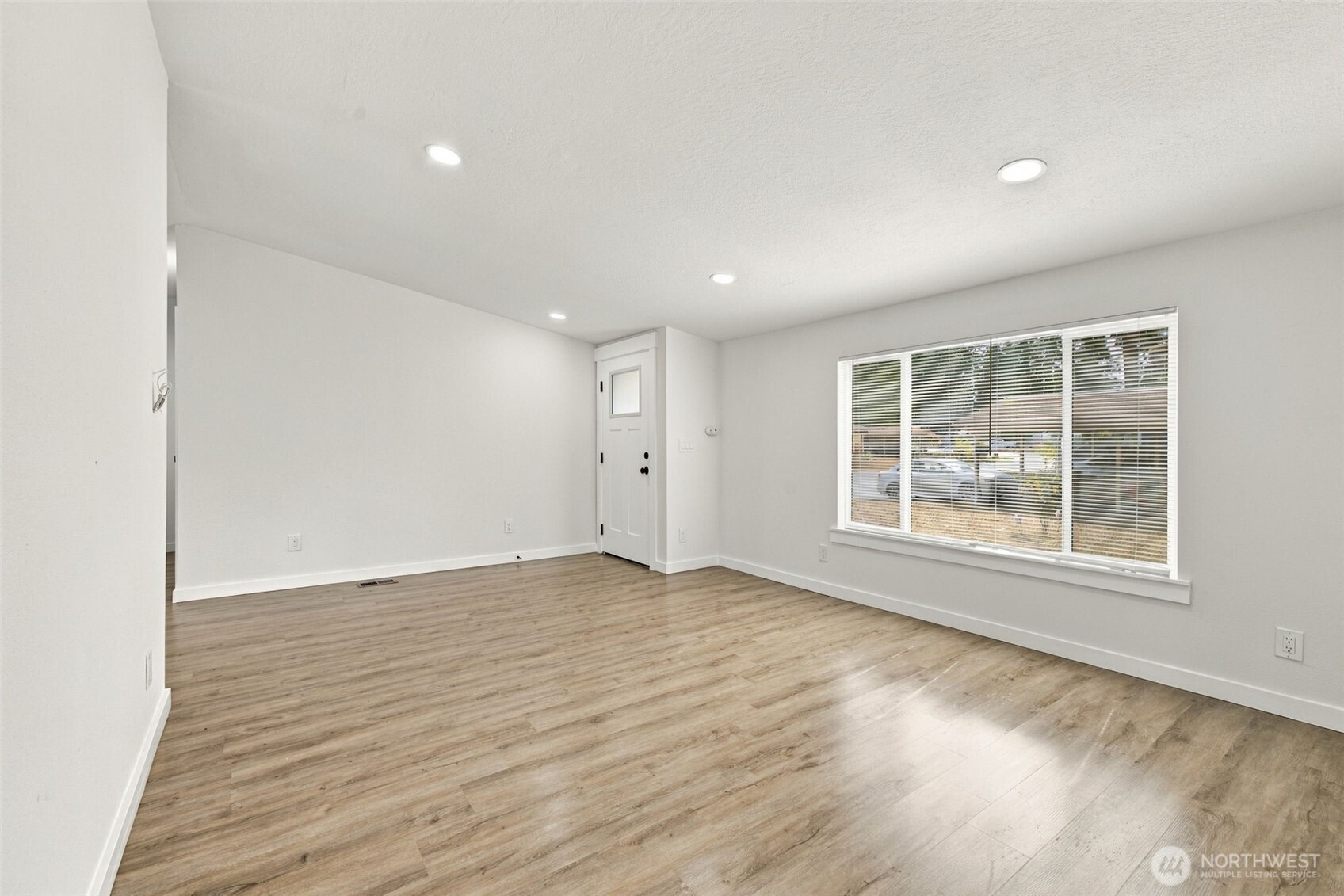 16604 4th Avenue Ct 119 Property Photo 2