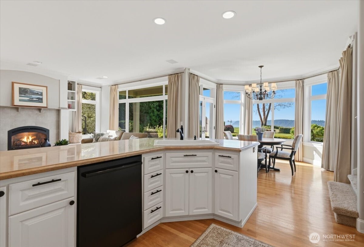 13002 Marine Drive Property Photo 7
