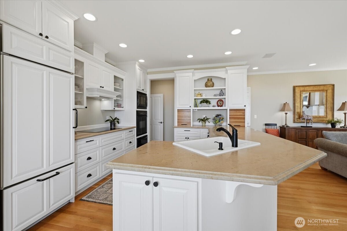 13002 Marine Drive Property Photo 9