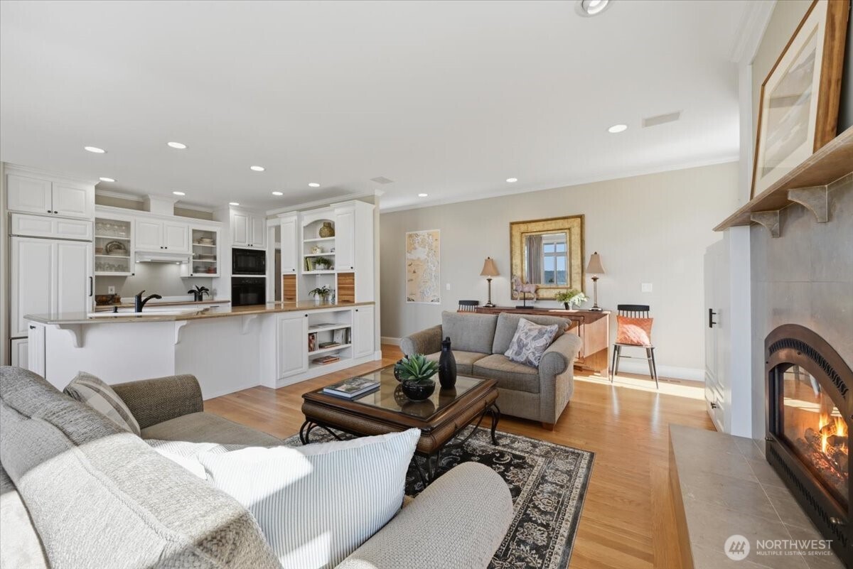 13002 Marine Drive Property Photo 10