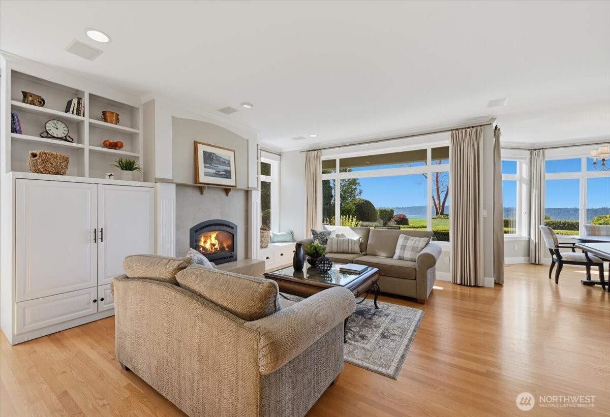 13002 Marine Drive Property Photo 11
