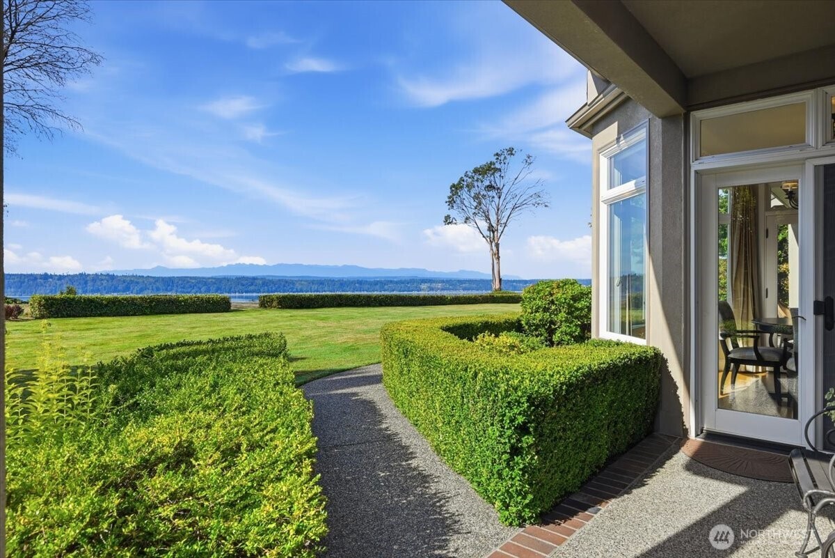 13002 Marine Drive Property Photo 14