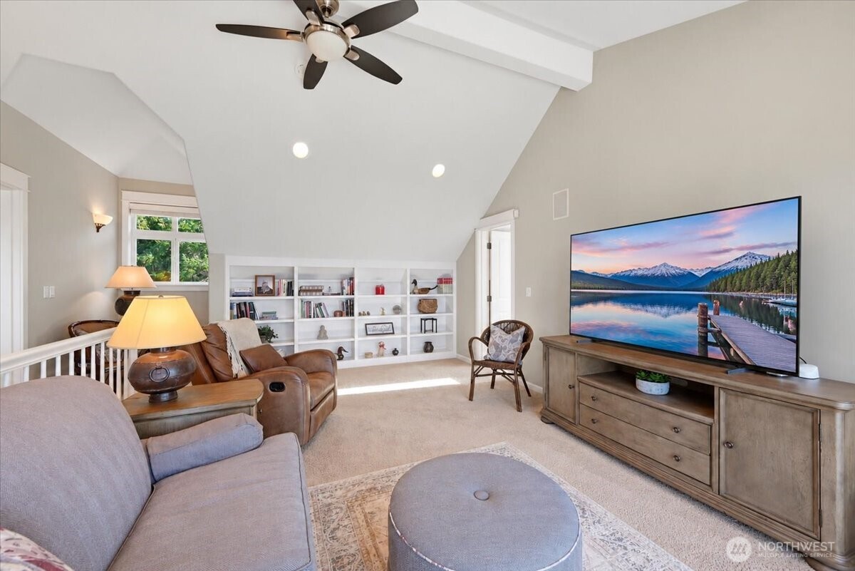 13002 Marine Drive Property Photo 22