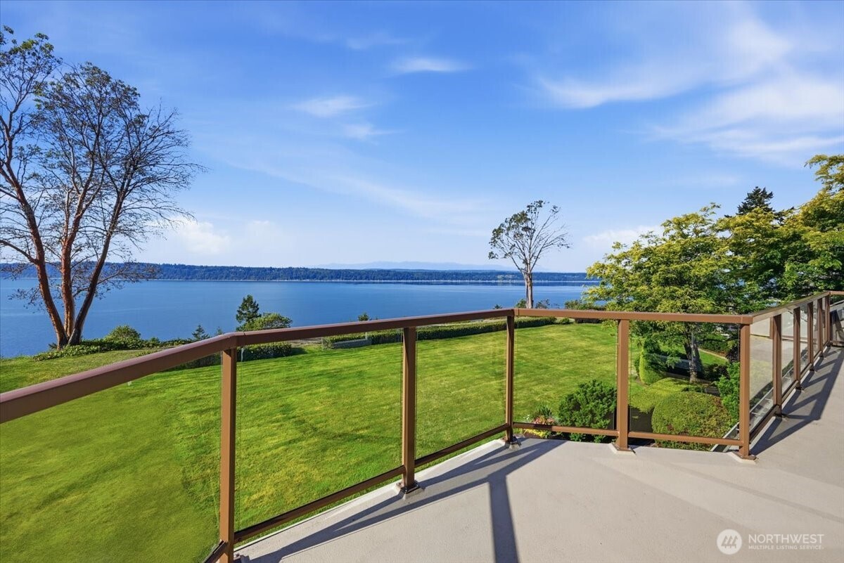 13002 Marine Drive Property Photo 23