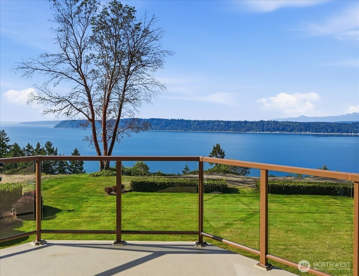 13002 Marine Drive Property Photo 24