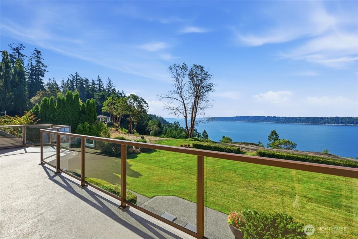 13002 Marine Drive Property Photo 25