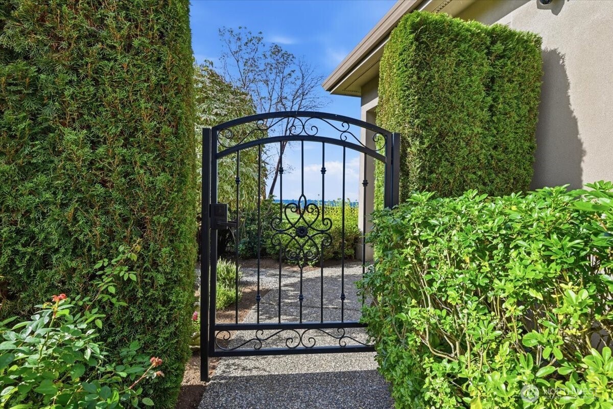 13002 Marine Drive Property Photo 33
