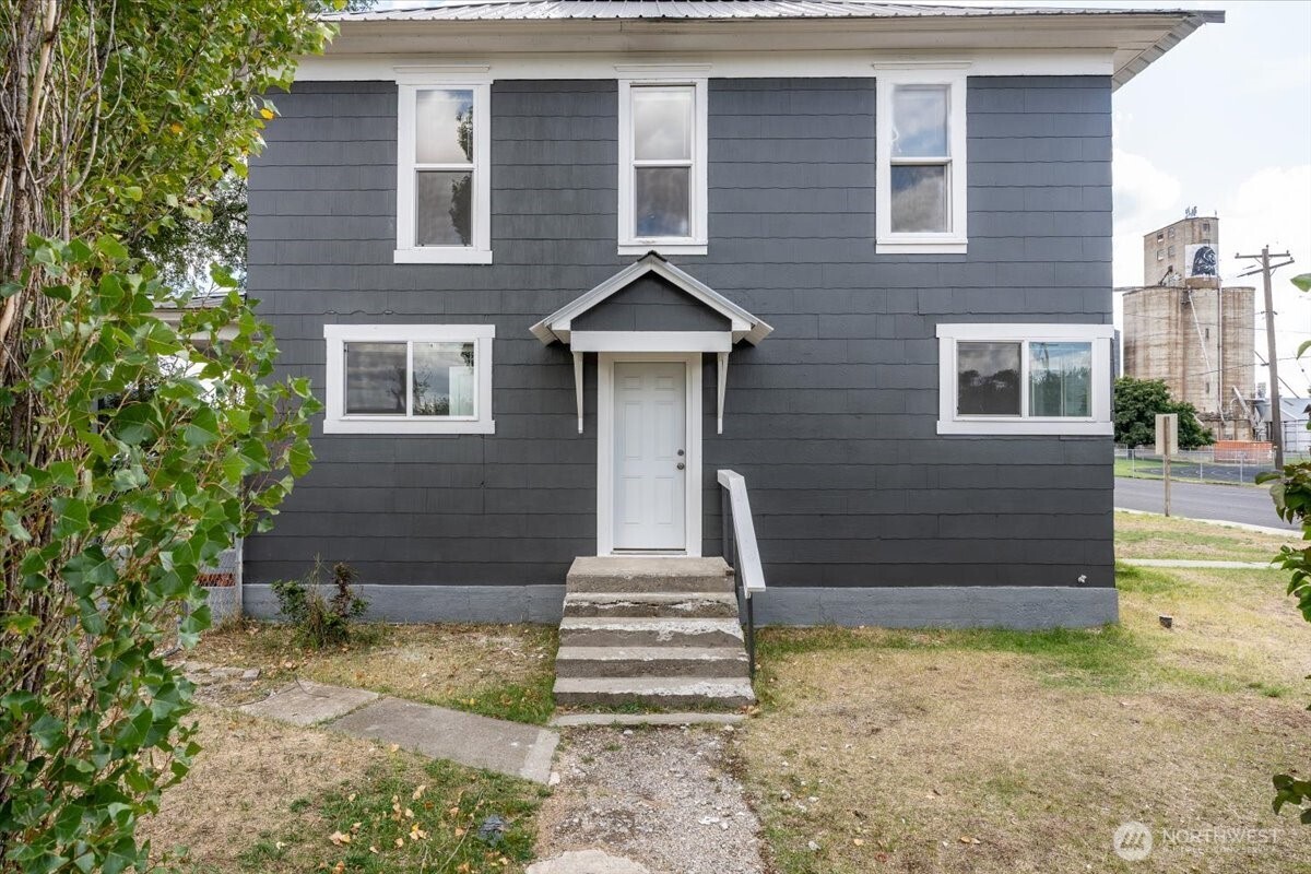 1201 5th Street Property Photo 2