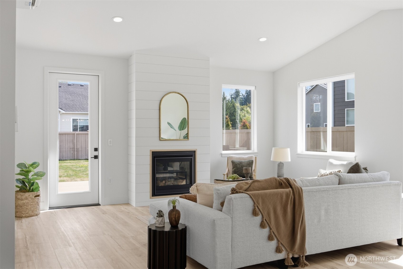 224 N 54th Place Property Photo 13