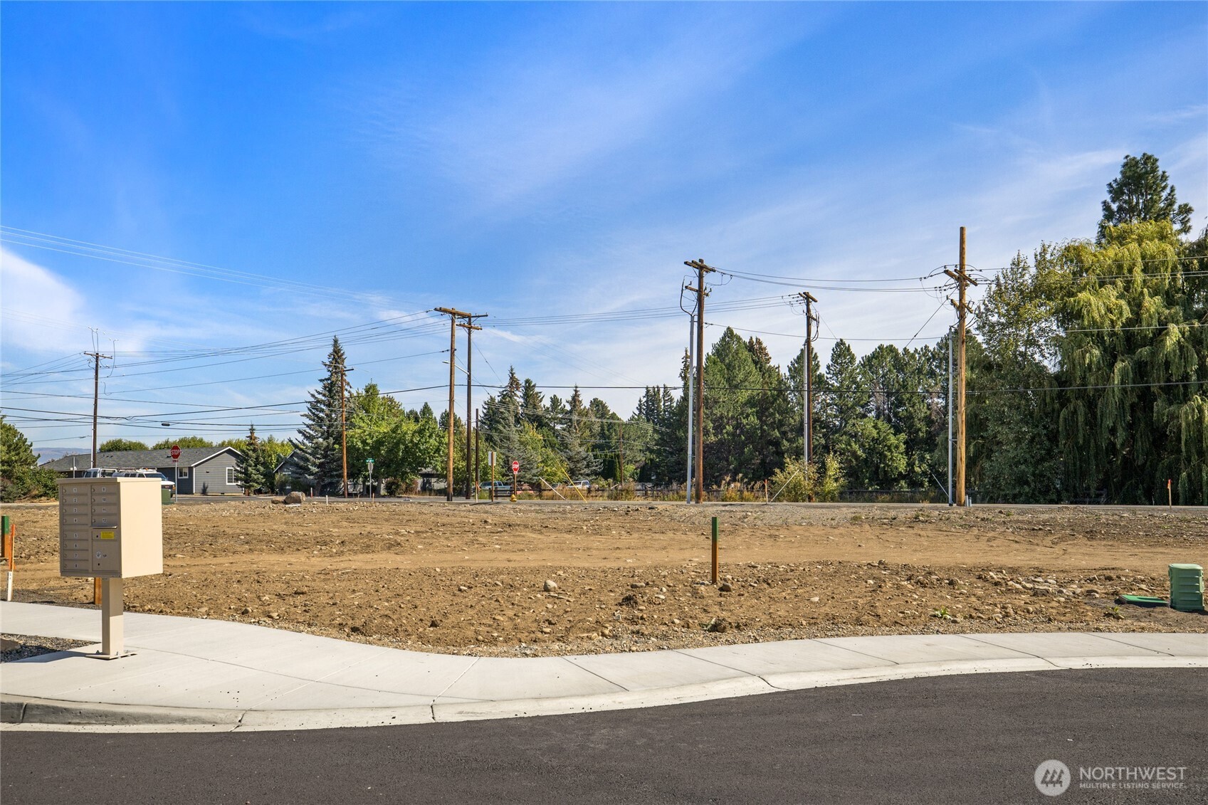 2608 Smallrock Place Property Photo 8