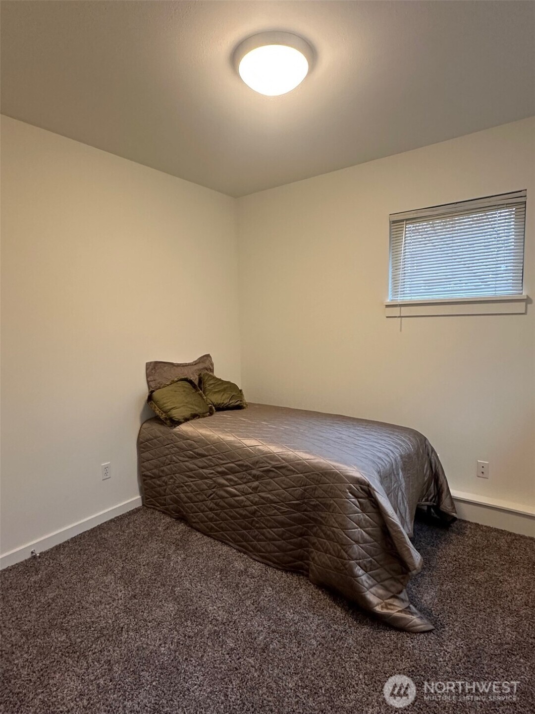 1214 N Northgate Way Property Photo 11