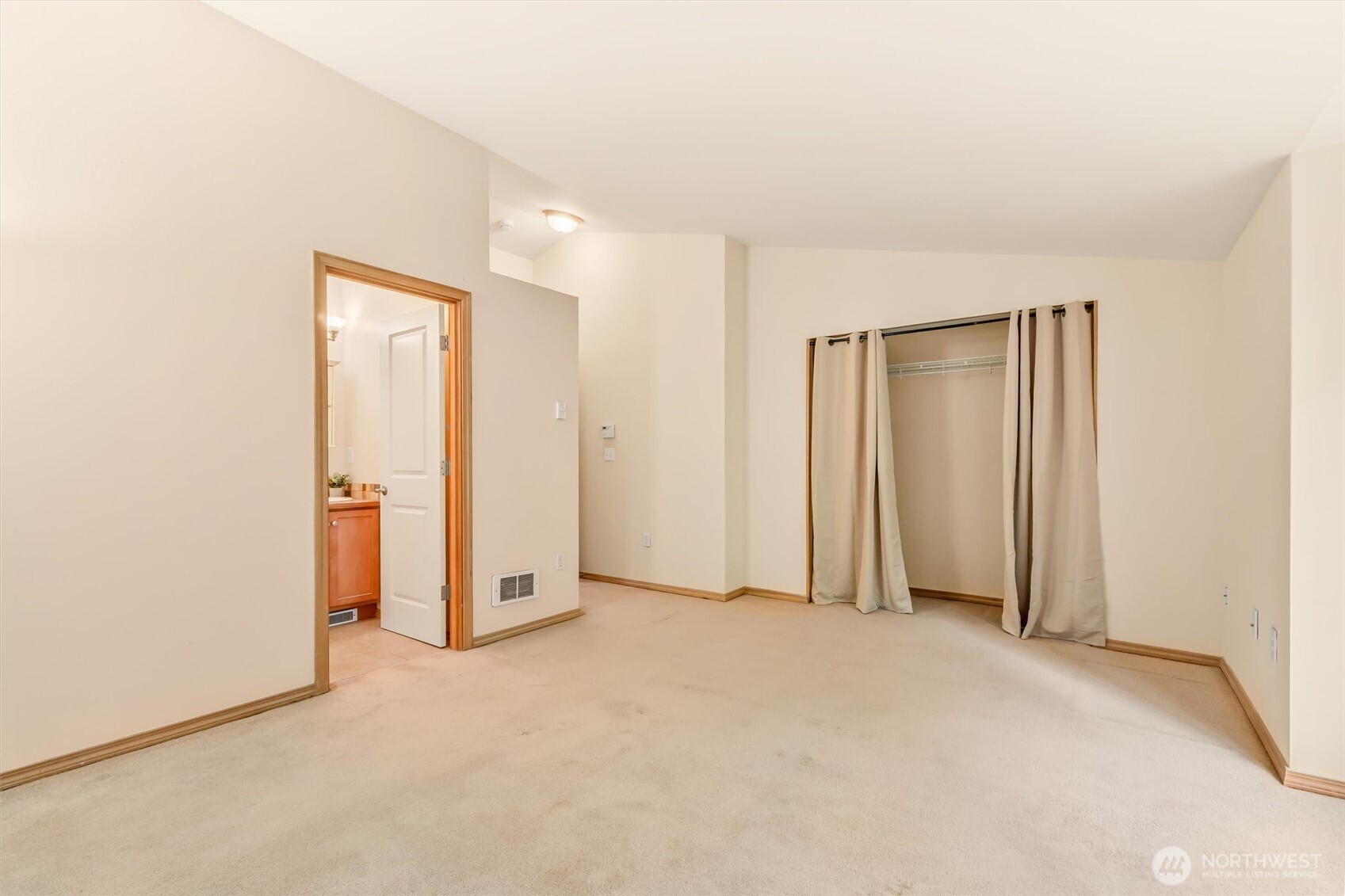 8810 Delridge Way A Property Photo 12