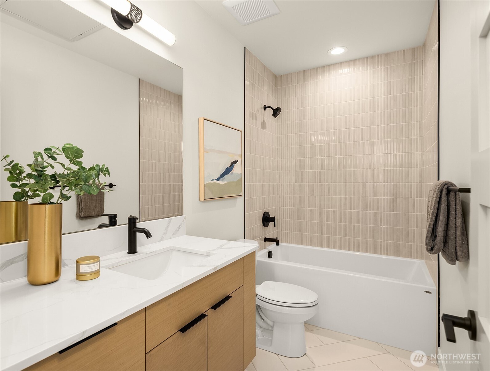 547 16th Avenue Property Photo 11