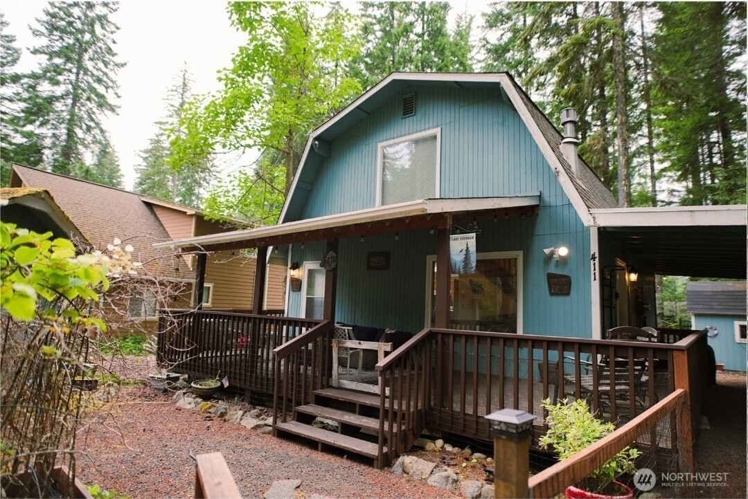 411 N Mt Seattle Way Property Photo 1