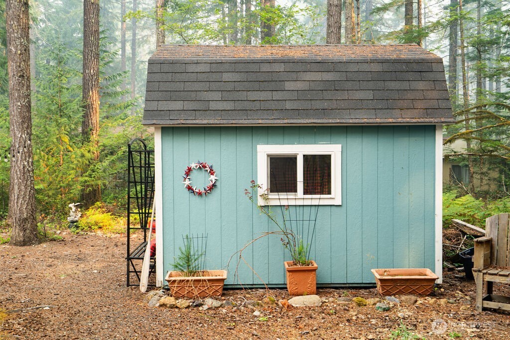411 N Mt Seattle Way Property Photo 9