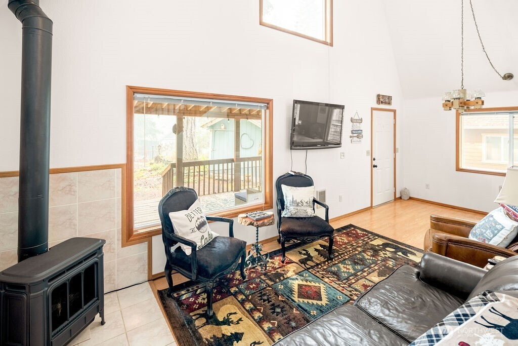 411 N Mt Seattle Way Property Photo 21