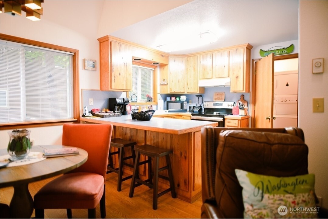 411 N Mt Seattle Way Property Photo 25