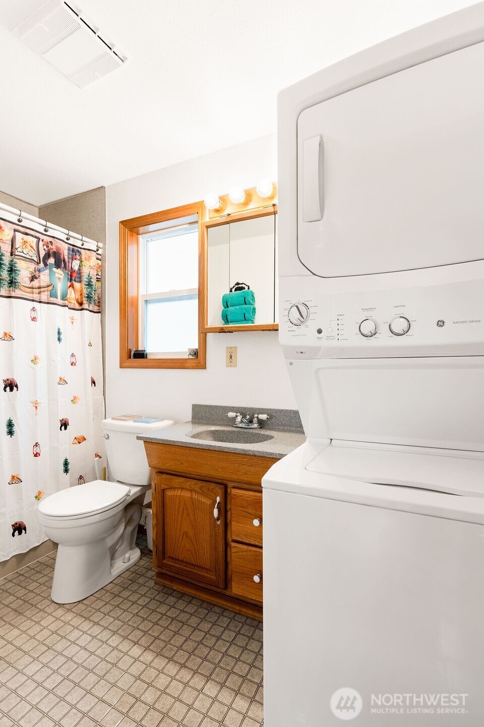411 N Mt Seattle Way Property Photo 32