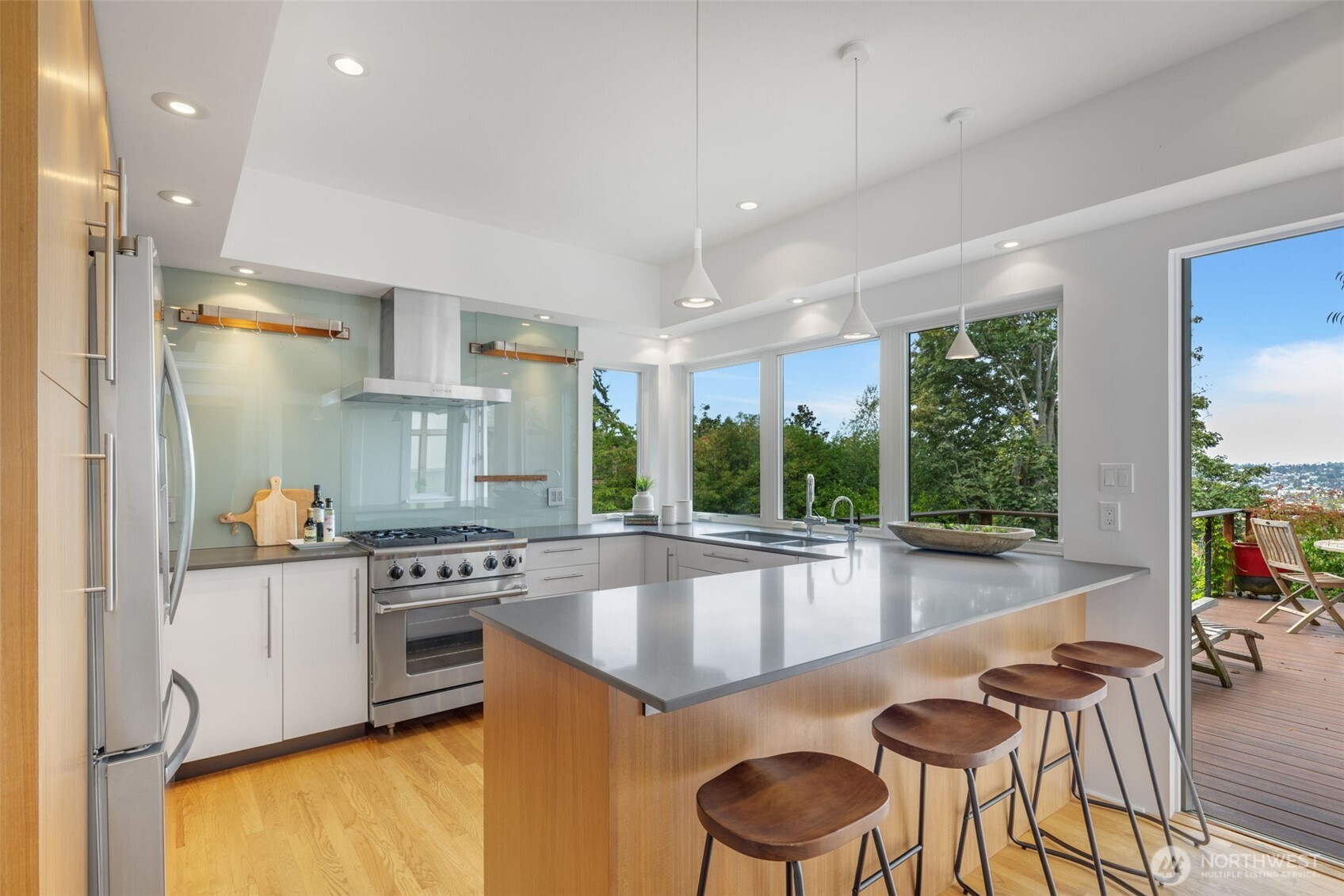 806 W Fulton Street Property Photo 14