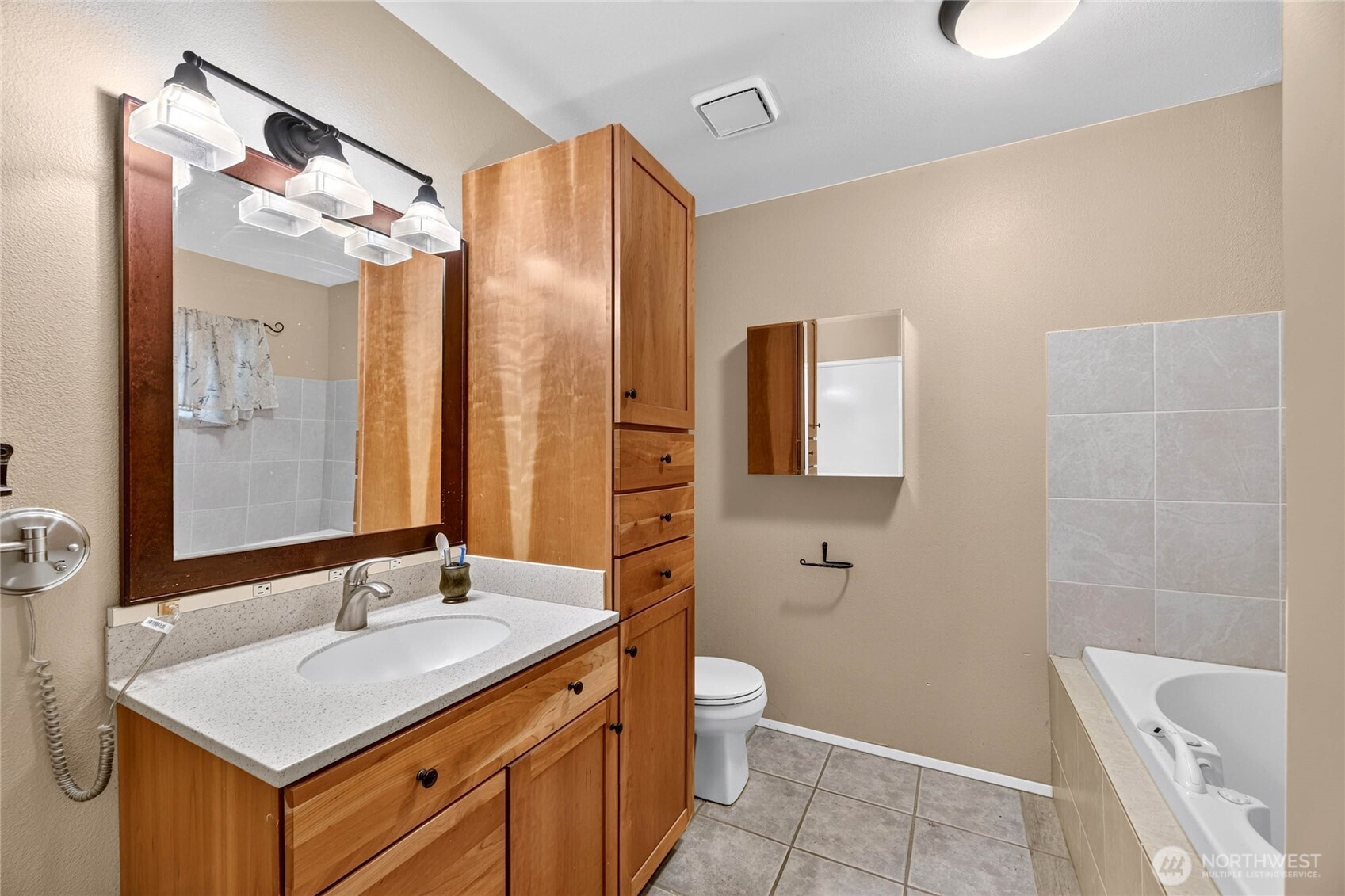 4702 45th Avenue Property Photo 17