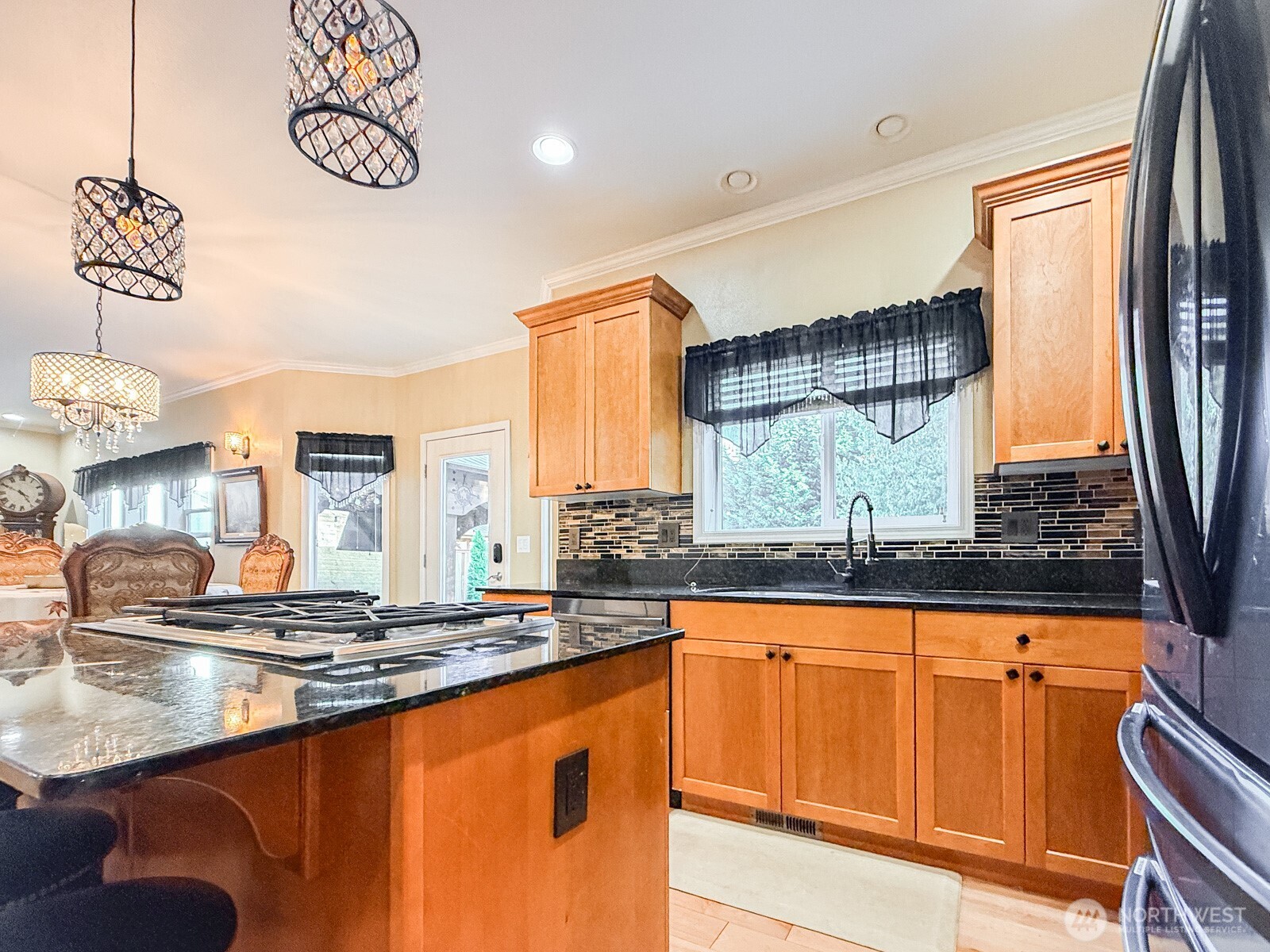 17016 27th Street Property Photo 4