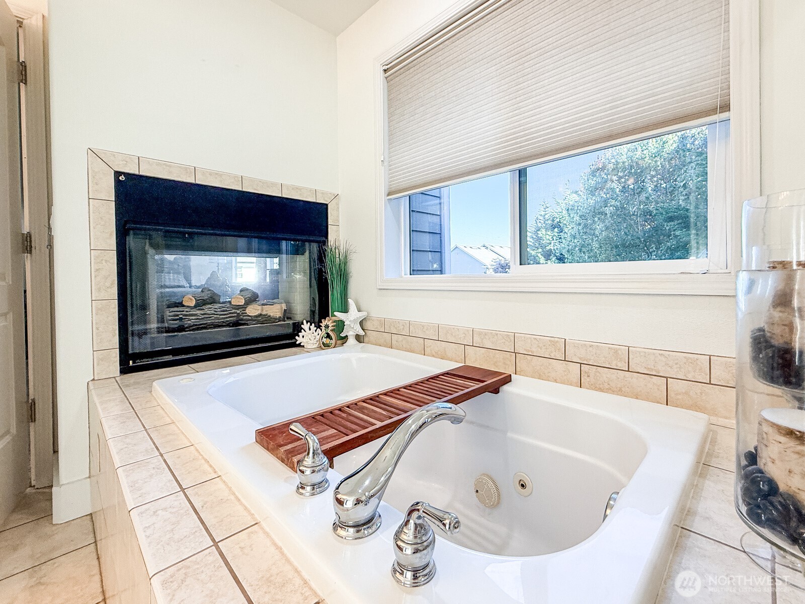 17016 27th Street Property Photo 9
