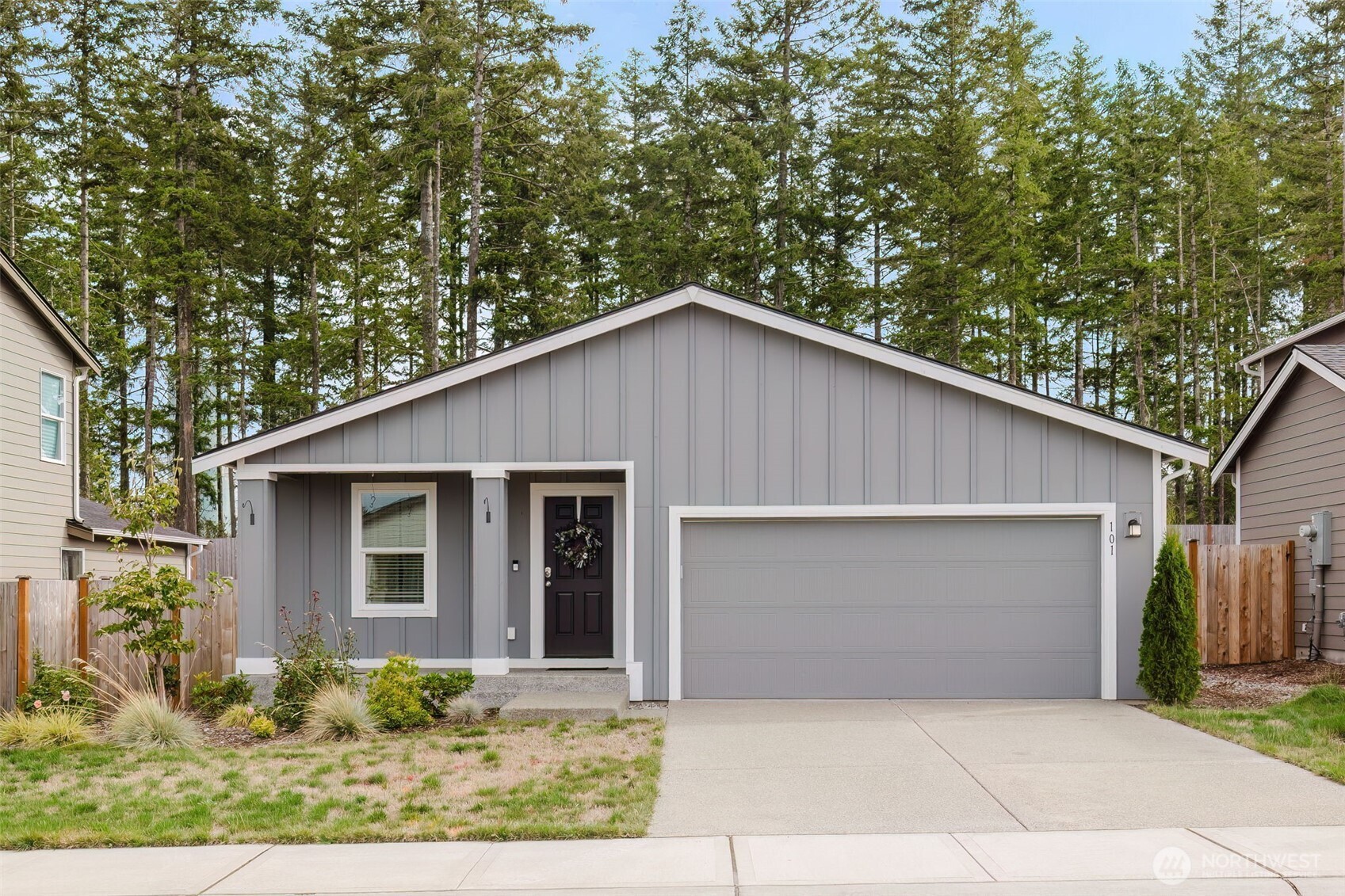 101 Ne Olympic Ridge Property Photo 1