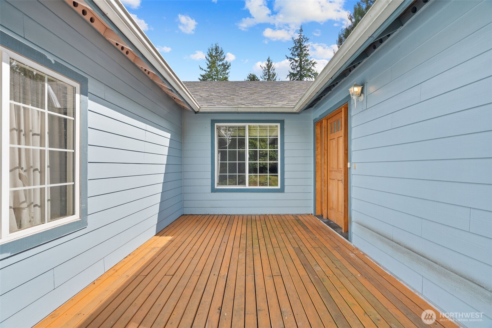 6037 Ne Whale Dancer Court Property Photo 3