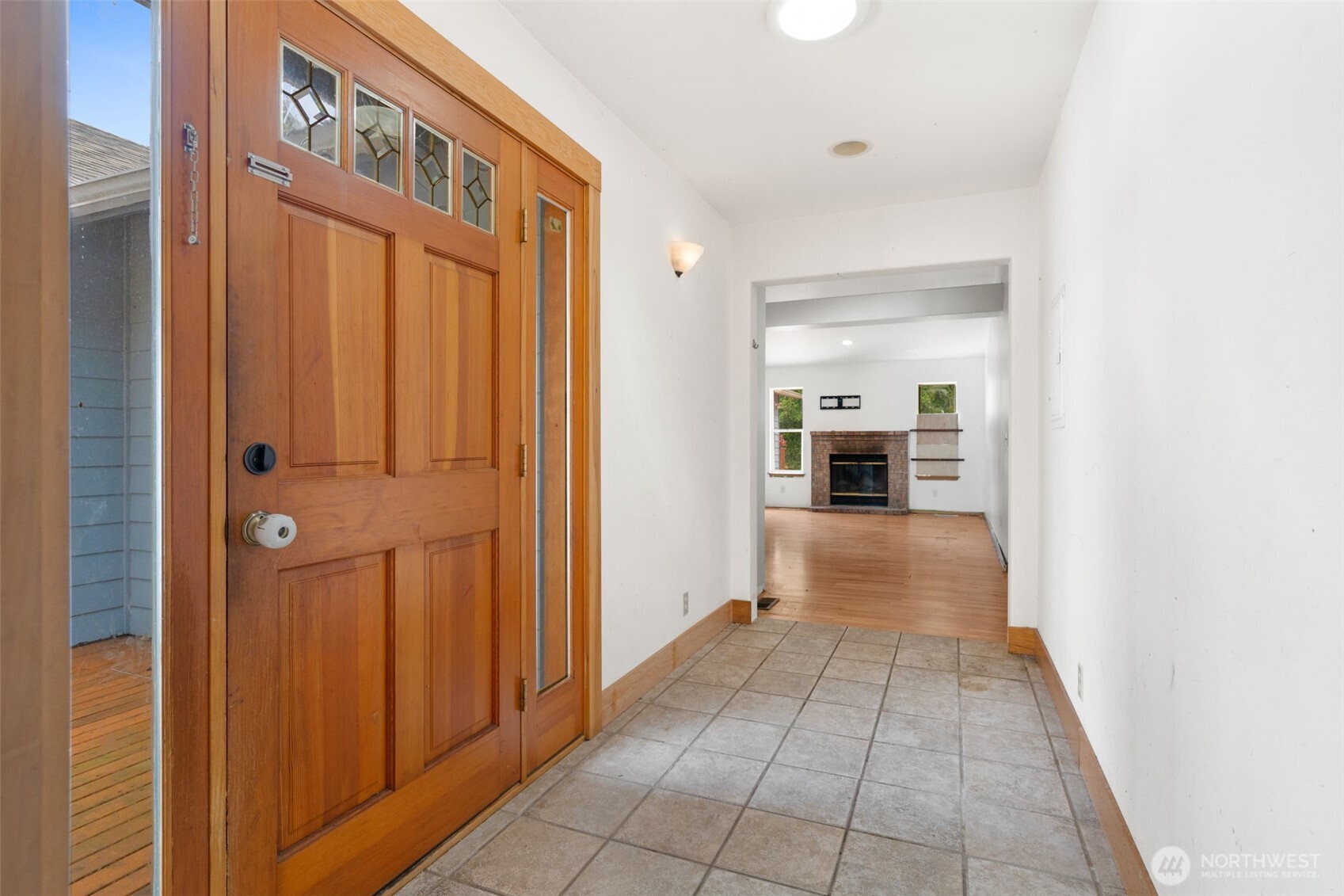 6037 Ne Whale Dancer Court Property Photo 5