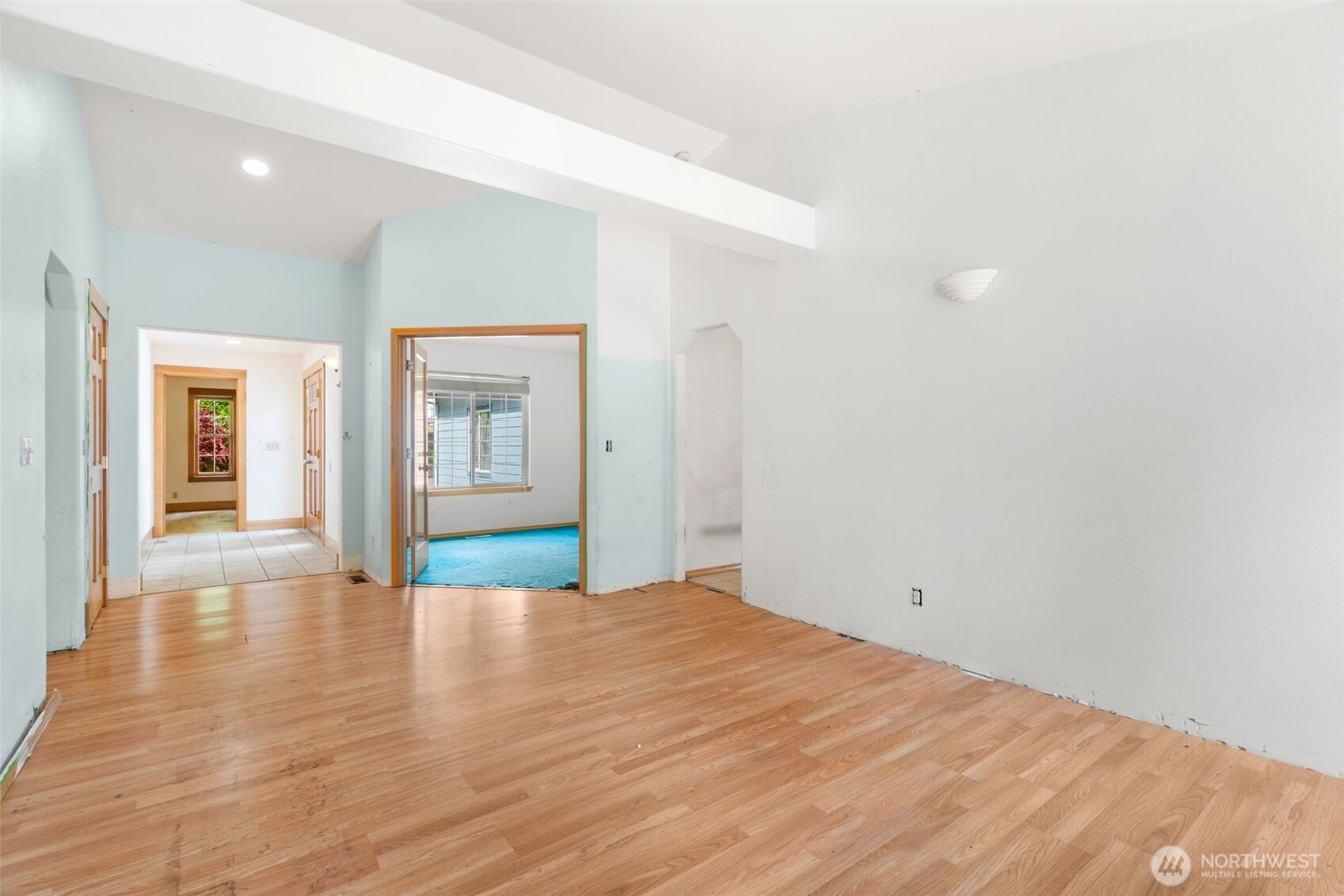 6037 Ne Whale Dancer Court Property Photo 7