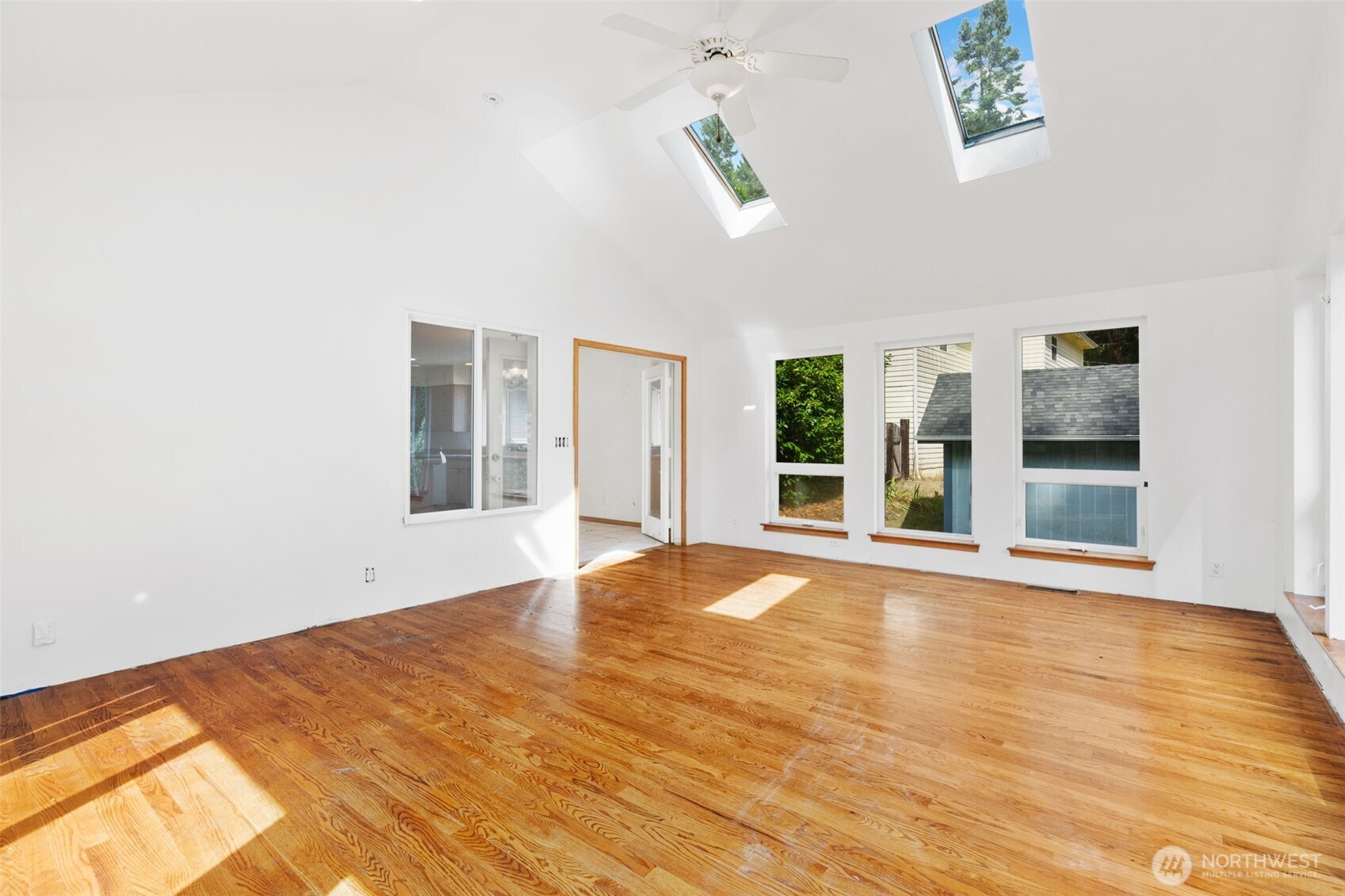 6037 Ne Whale Dancer Court Property Photo 18