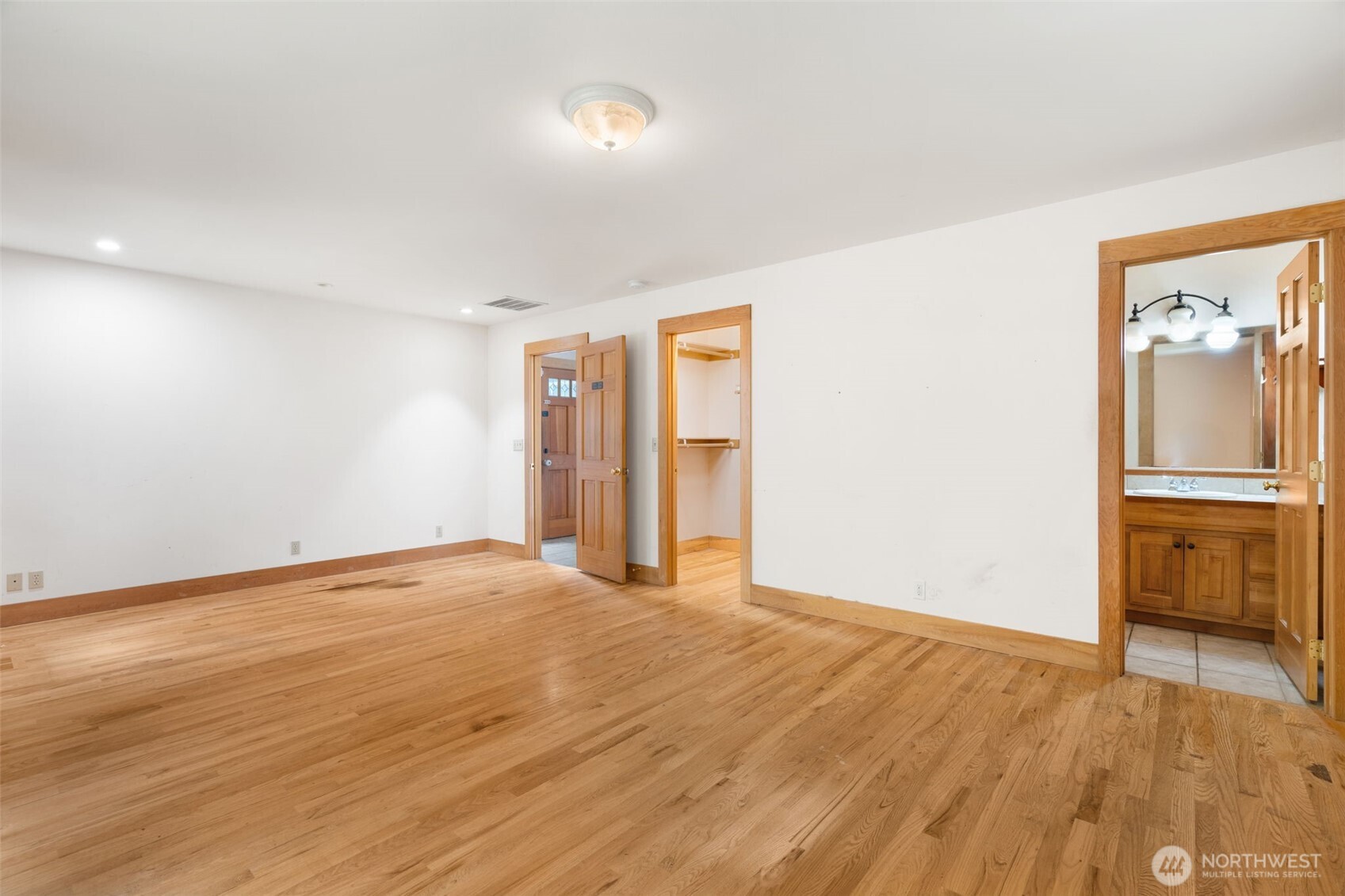 6037 Ne Whale Dancer Court Property Photo 21
