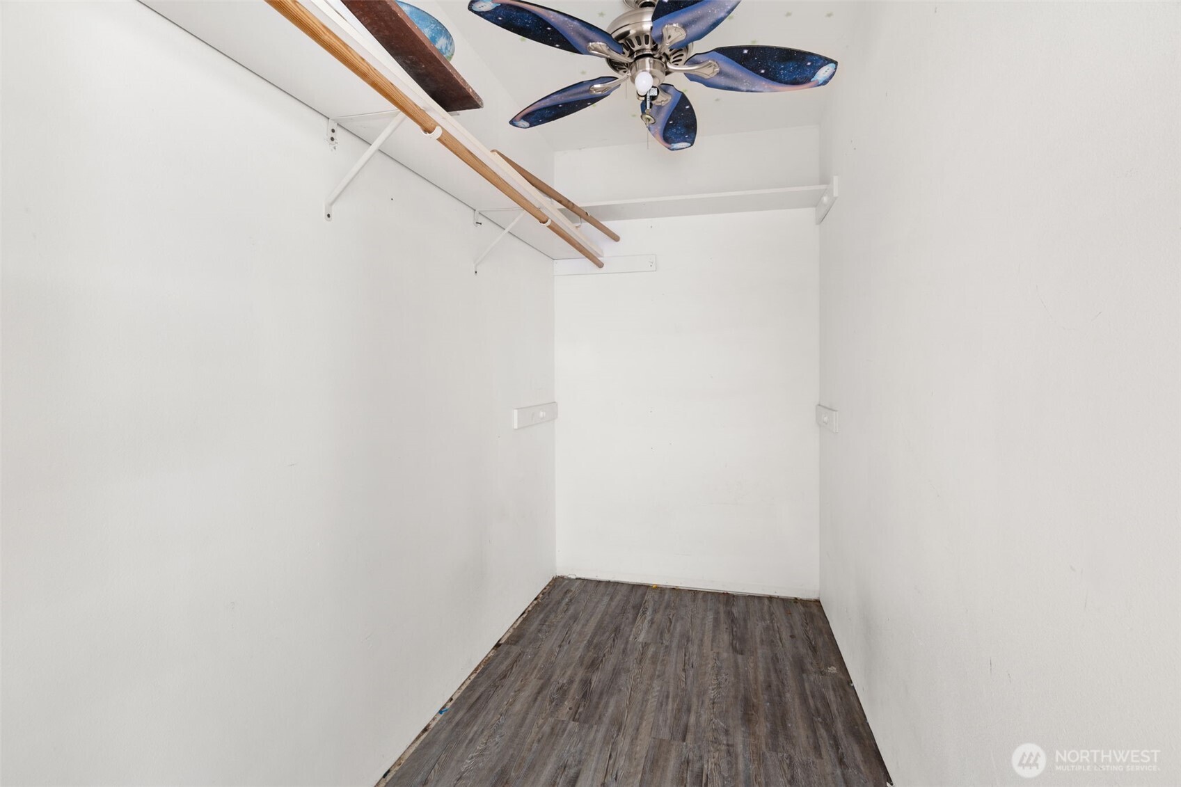 6037 Ne Whale Dancer Court Property Photo 26