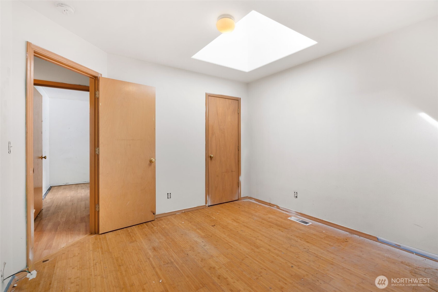 6037 Ne Whale Dancer Court Property Photo 28