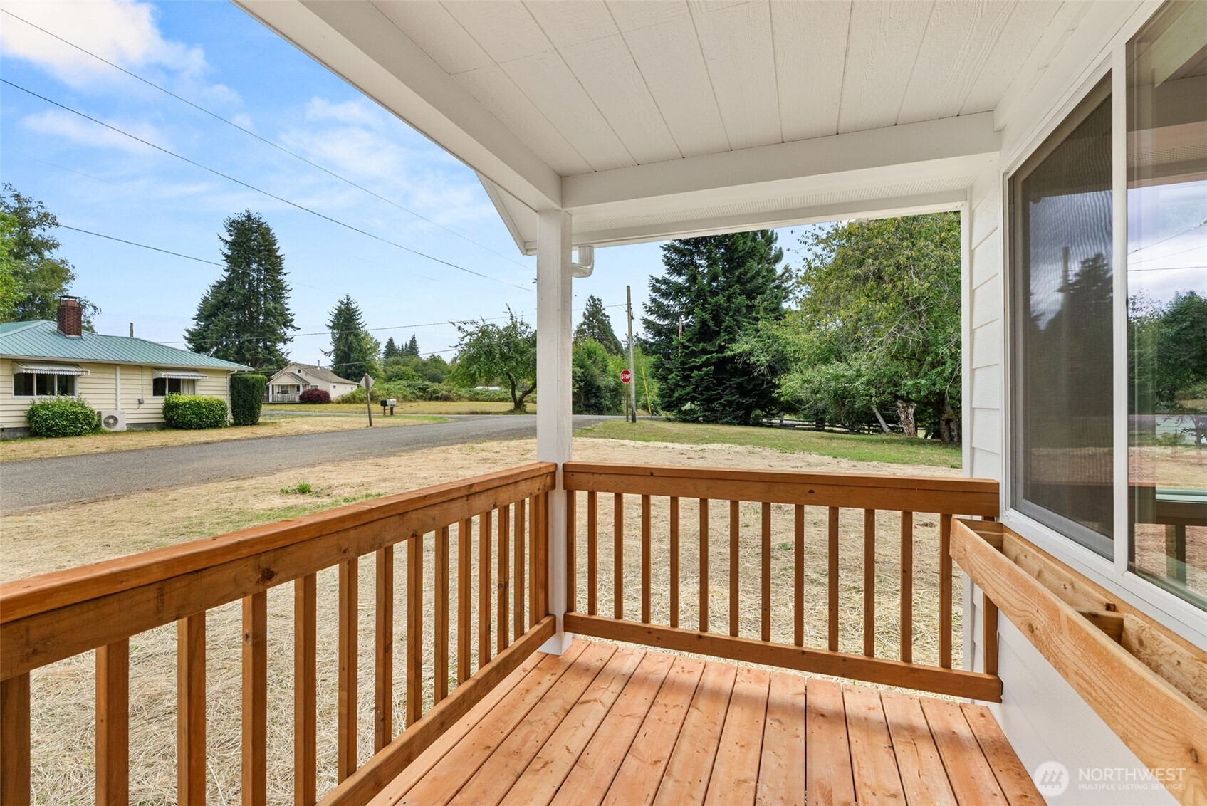860 Ludington Avenue Property Photo 3
