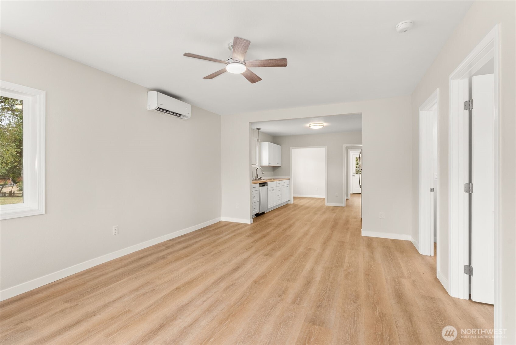 860 Ludington Avenue Property Photo 6
